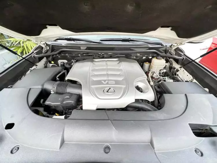 Lexus LX 570