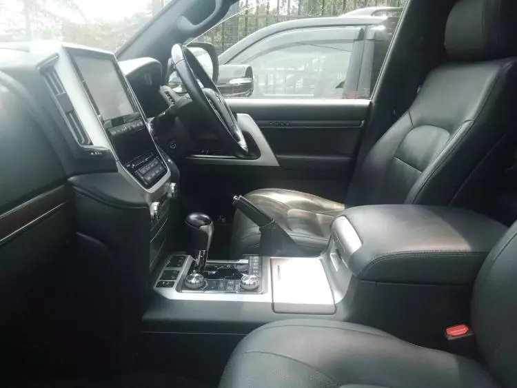 Toyota Landcruiser  V8