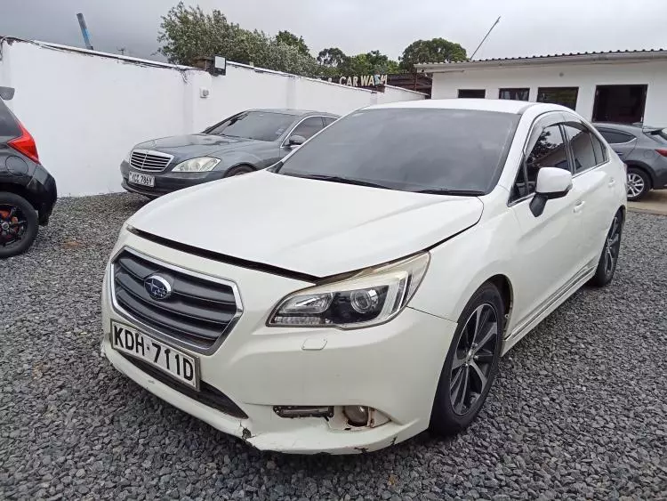 Subaru Legacy B4