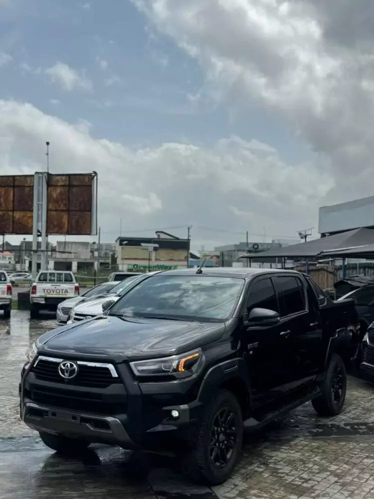 Toyota Hilux