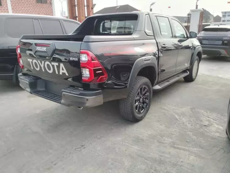 Toyota Hilux