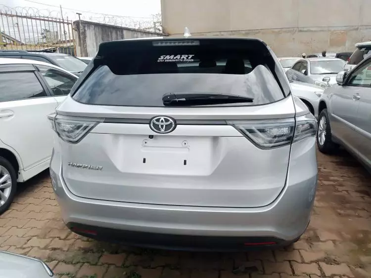 Toyota Harrier hybrid 