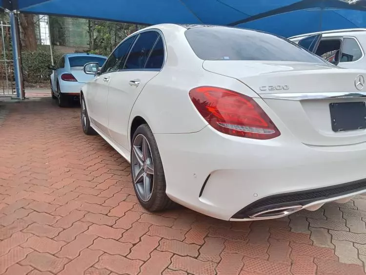 Mercedes-Benz C 200