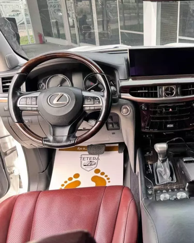 Lexus LX 570