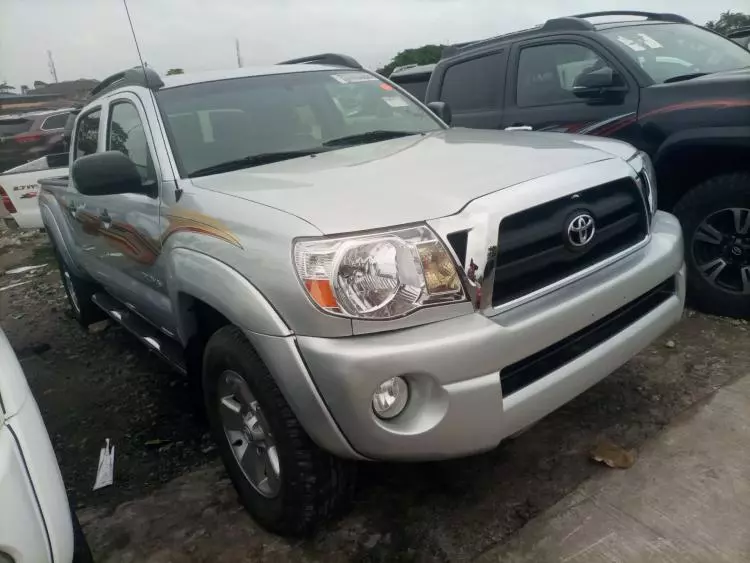 Toyota Tacoma