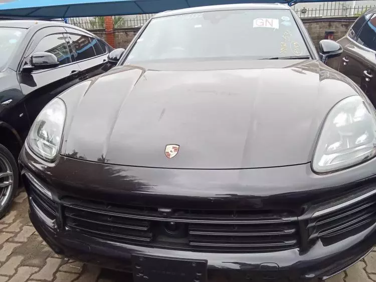 PORSCHE Cayenne