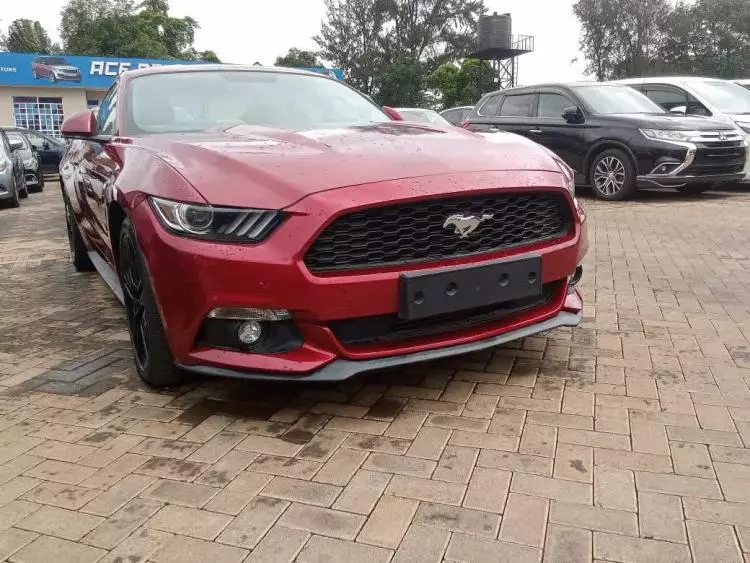 Ford Mustang GT Coupe 2.3L