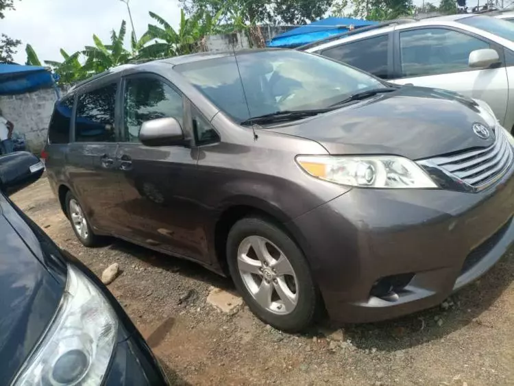 Toyota Sienna