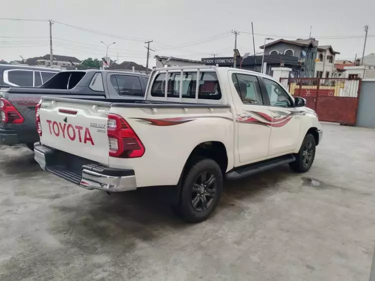 Toyota Hilux