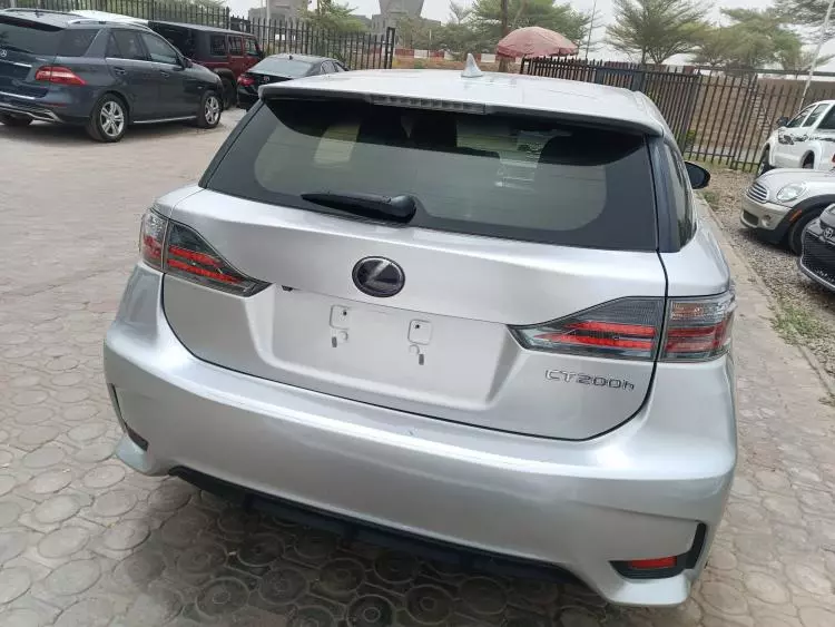 Lexus CT 200h