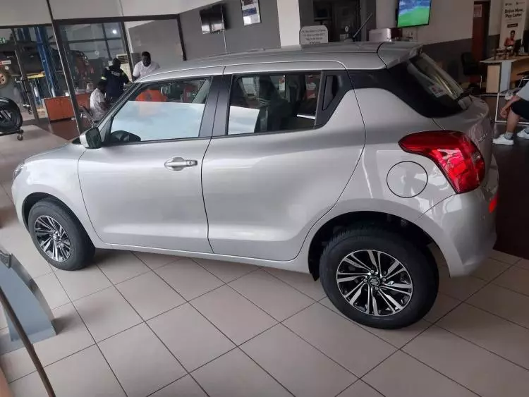 SUZUKI Swift GLX