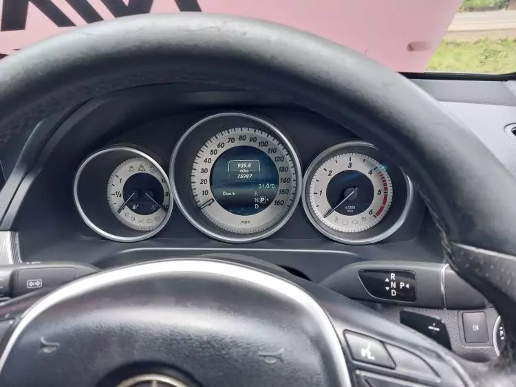 Mercedes-Benz E 220