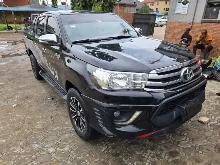 Toyota Hilux