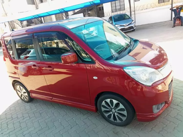 SUZUKI Solio