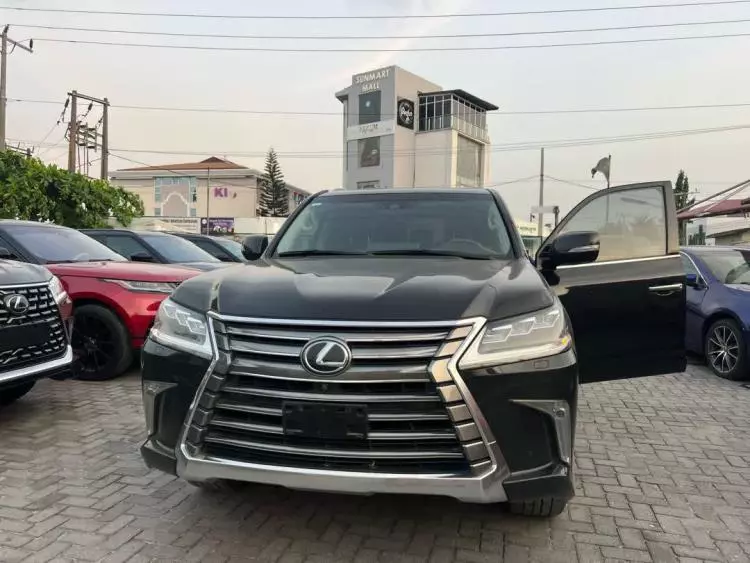 Lexus LX 570