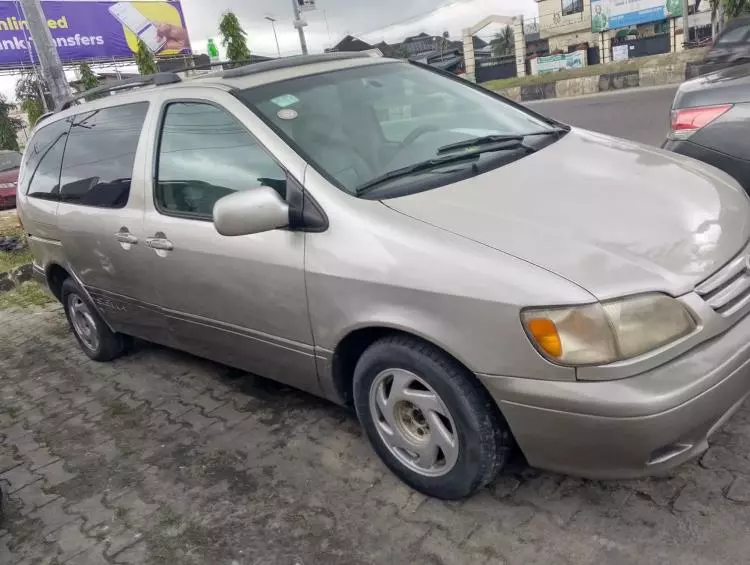 Toyota Sienna
