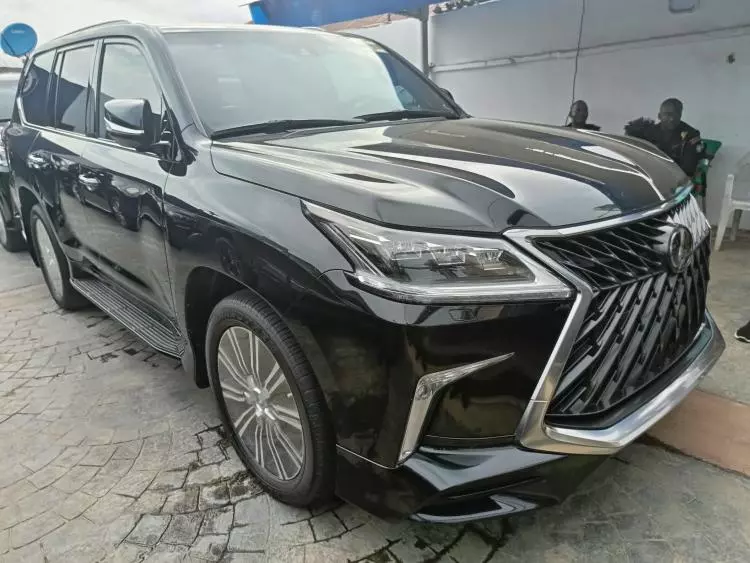 Lexus LX 570