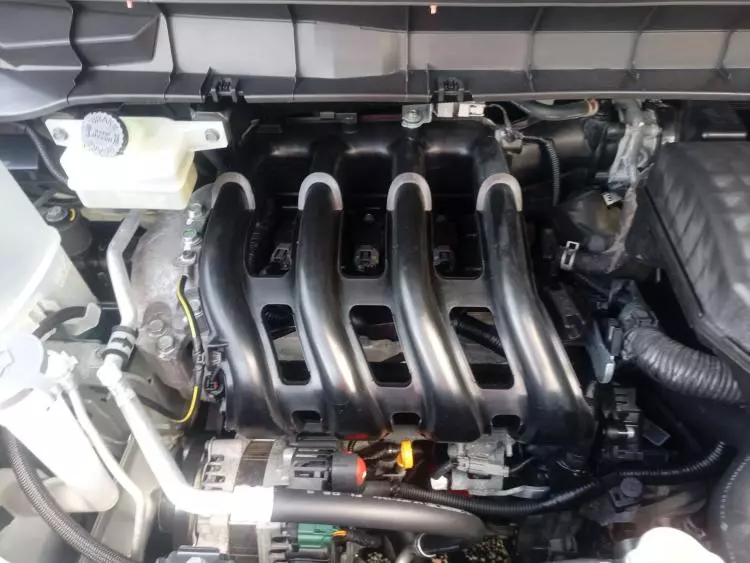 Nissan Serena Hybrid 