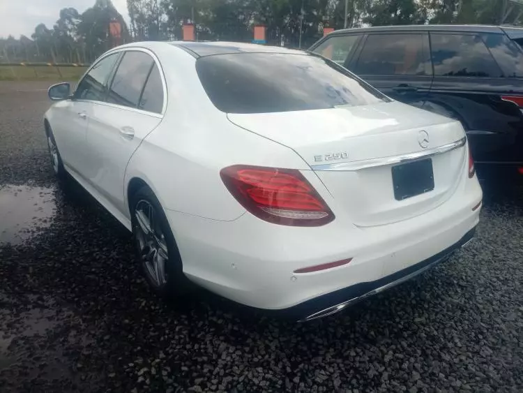 Mercedes-Benz E250