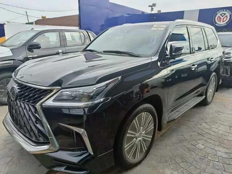 Lexus LX 570