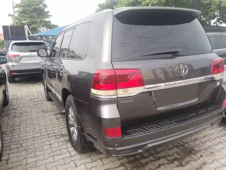 Toyota Land Cruiser VX