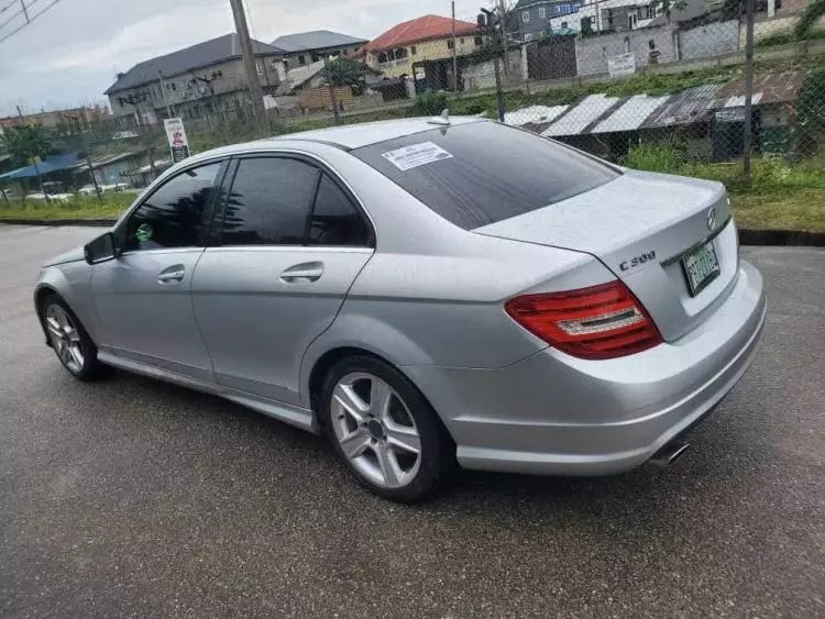Mercedes-Benz C 300