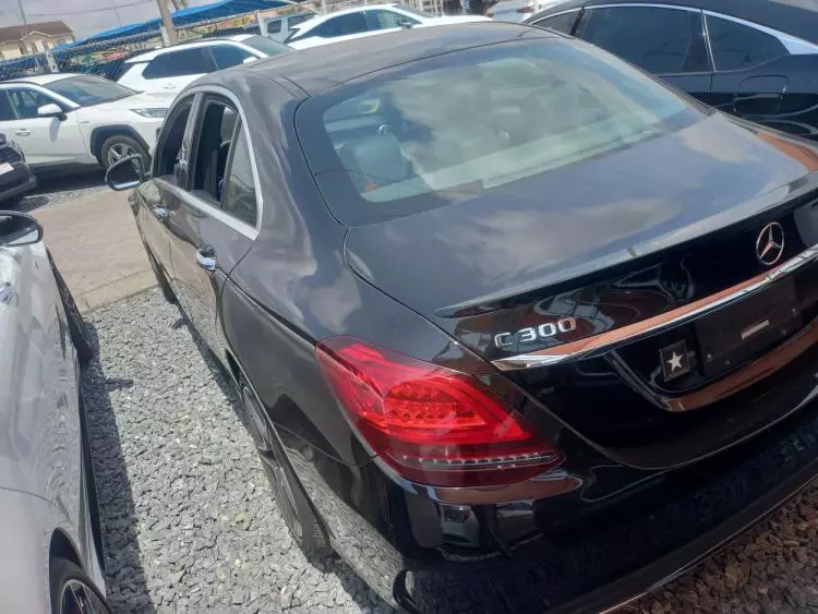 Mercedes-Benz C 300