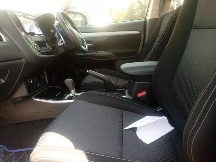 Mitsubishi OUTLANDER