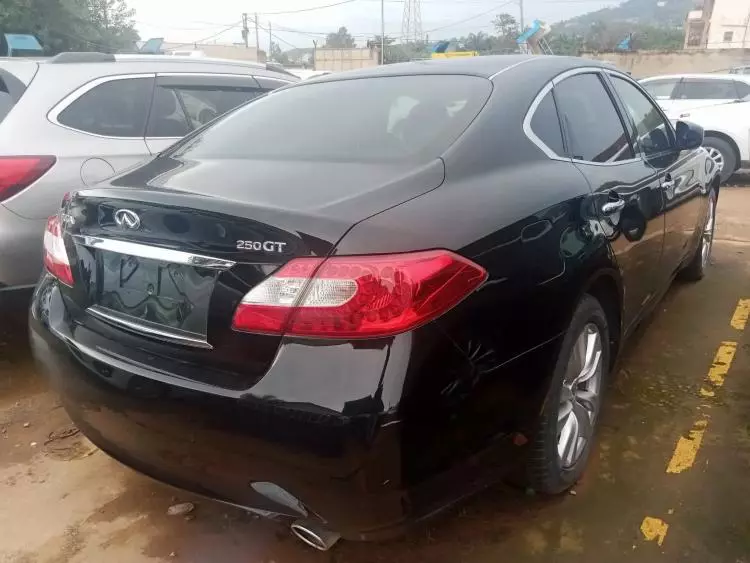 Nissan Fuga