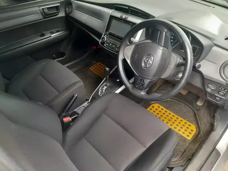 Toyota Fielder hybrid