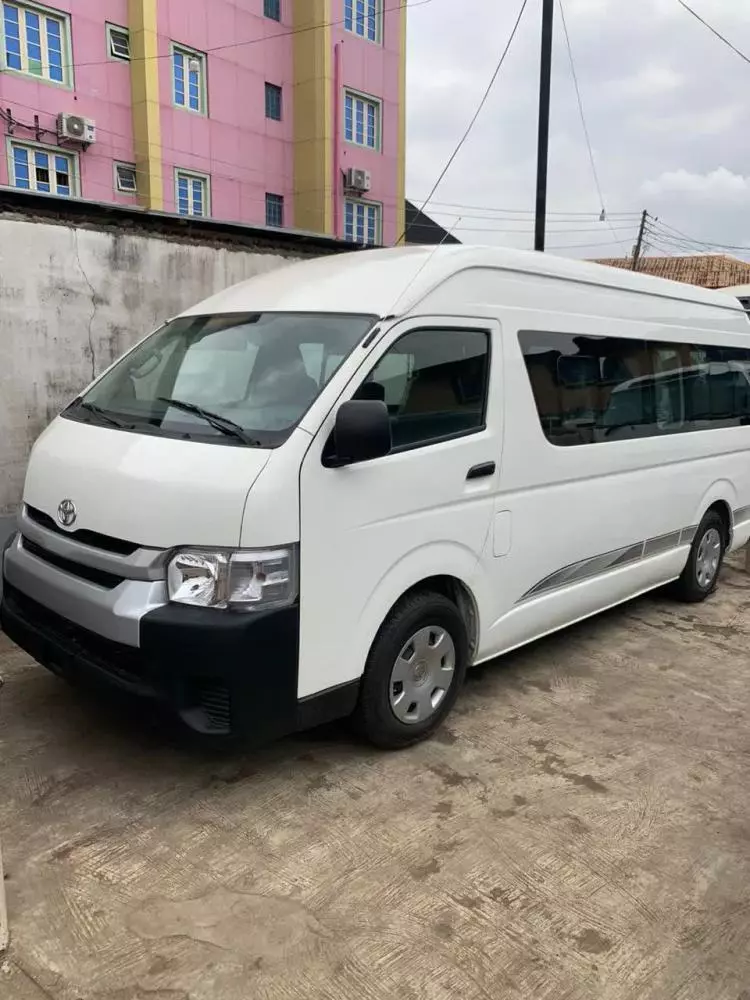 Toyota Hiace (High Roof)