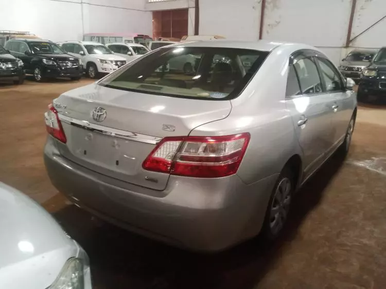 Toyota Premio