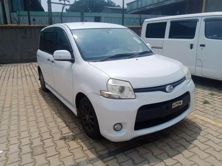 Toyota Sienta