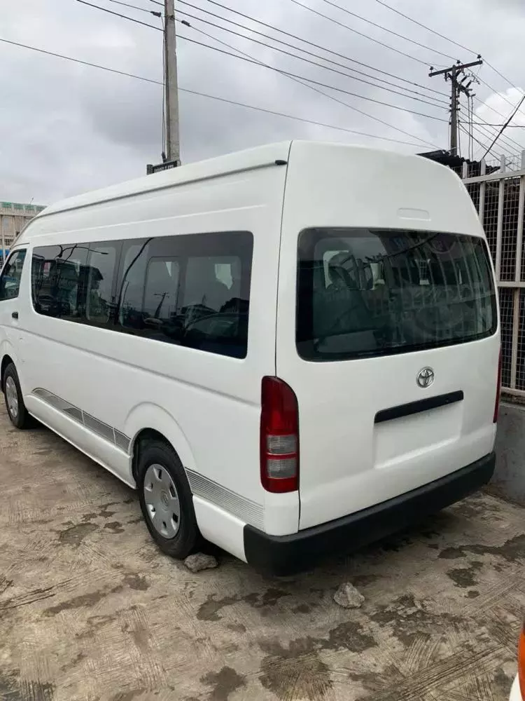 Toyota Hiace (High Roof)