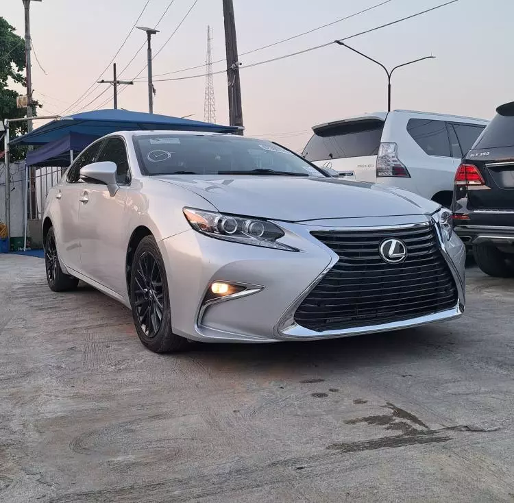 Lexus ES 350