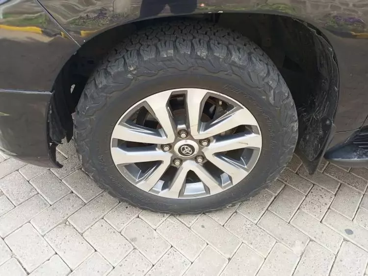 Toyota Landcruiser  V8