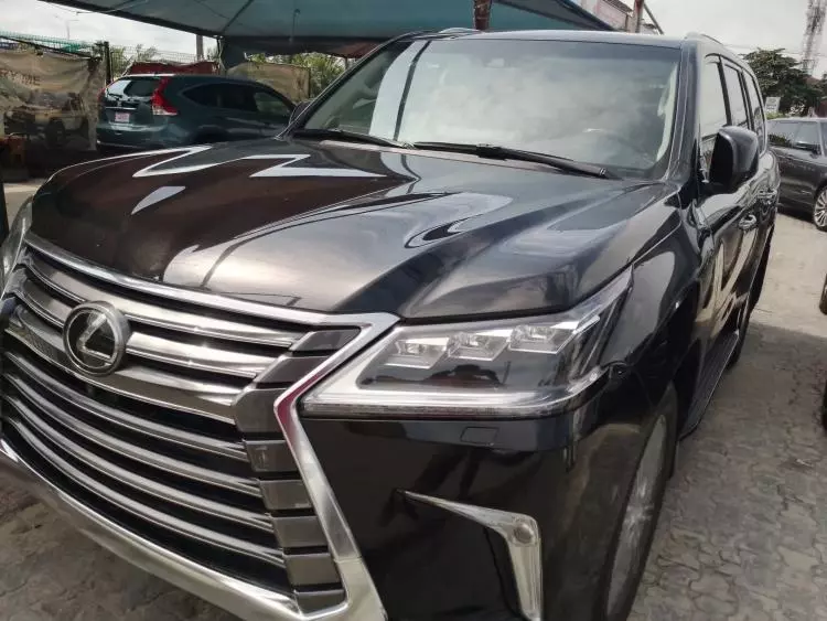 Lexus LX 570