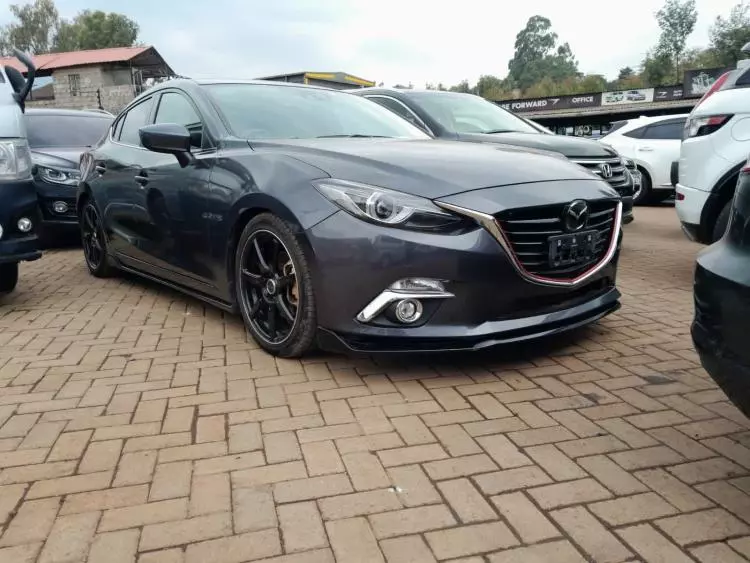 Mazda Axela 