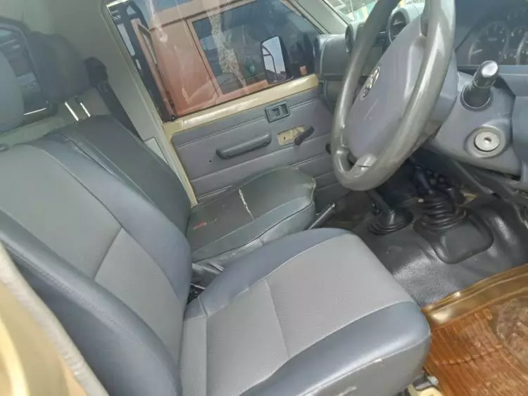 Toyota Land Cruiser 79 Single Cabin