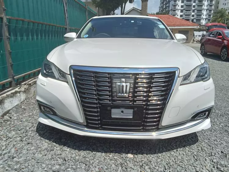 Toyota Crown Royal saloon