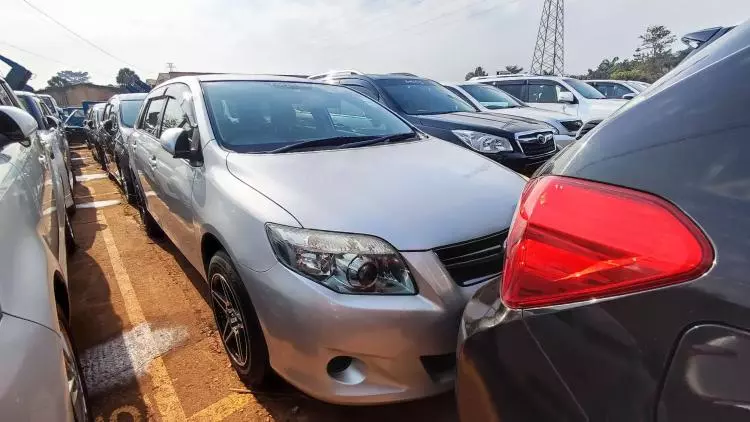 Toyota Fielder 