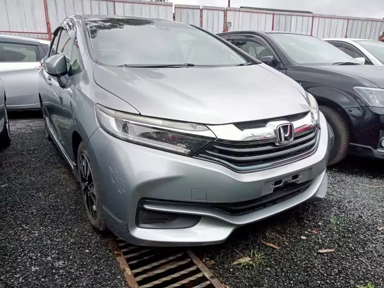 Honda Fit shuttle hybrid