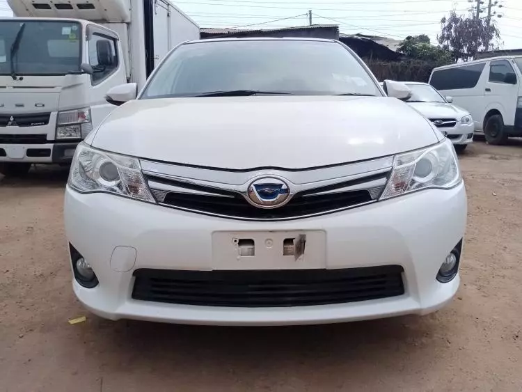 Toyota Fielder hybrid