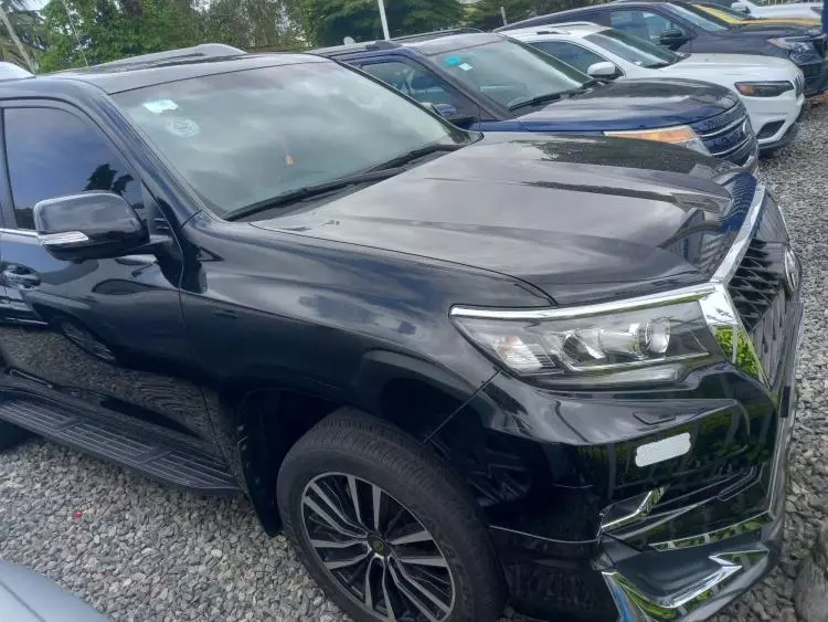 Toyota Land Cruiser Prado VX.L