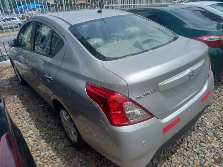 Nissan Almera