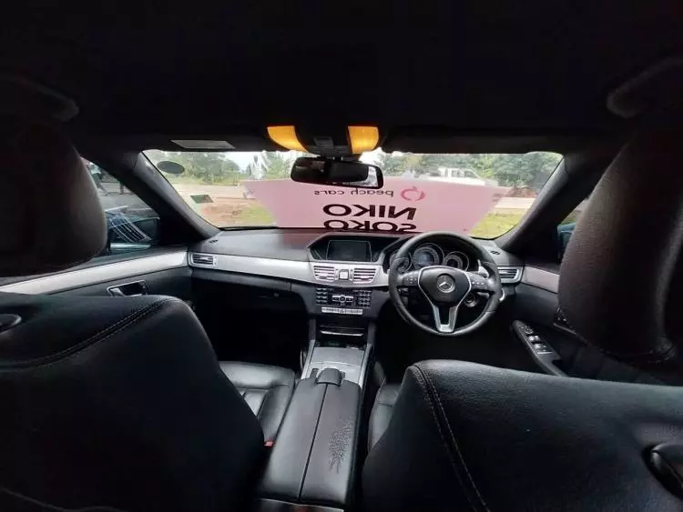 Mercedes-Benz E 220