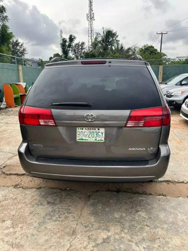 Toyota Sienna