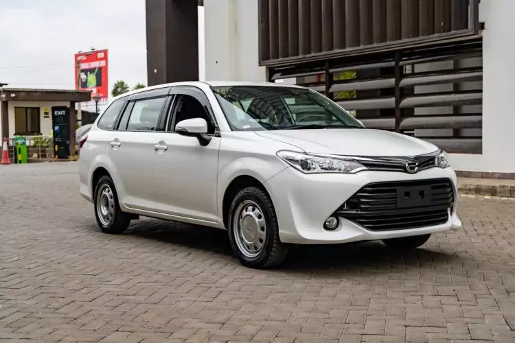 Toyota Fielder 