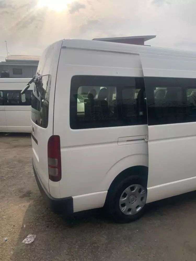 Toyota Hiace (High Roof)