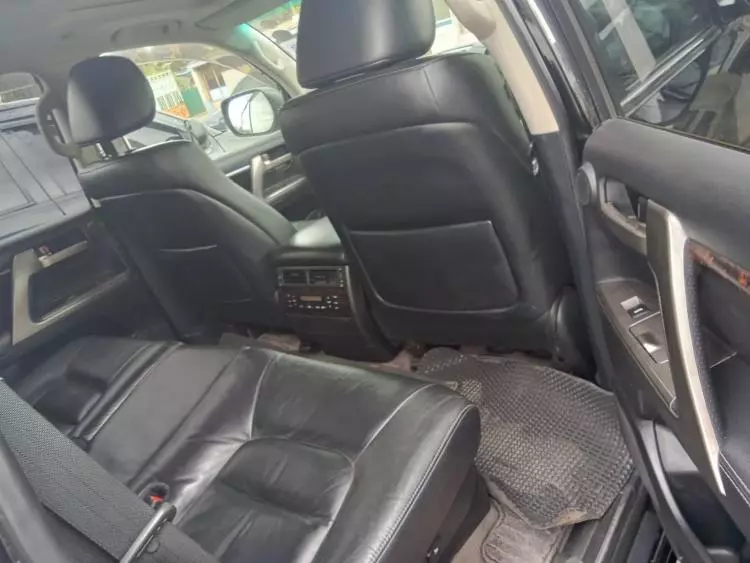 Toyota Land Cruiser V8